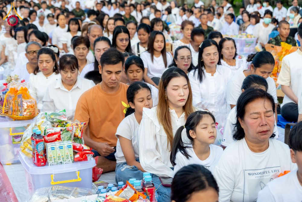 ภาพ No.281508:วันอาทิตย์ที่ 28 ธันวาคม พ.ศ.2568 ตักบาตรพระ 1000 รูป ปีที่ 1 ทำบุญเมืองสตูลส่งท้ายปี ณ หน้าโรงเรียนสตูลวิทยา จ.สตูล