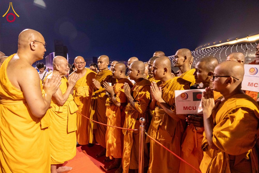 ภาพ No.312479:วันอังคารที่ 3 มีนาคม พ.ศ.2569 พิธีเวียนประทักษิณและจุดมาฆประทีป (ภาพชุดที่ 2) ณ ลานธรรมพระมหาธรรมกายเจดีย์ วัดพระธรรมกาย