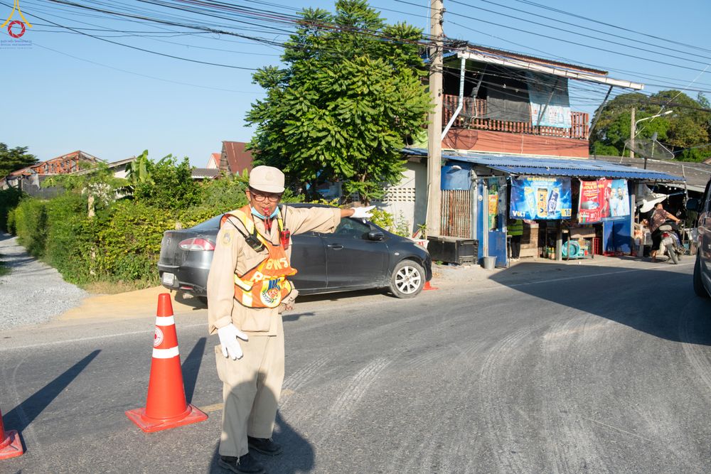 ภาพ No.301479:ภาพเบื้องหลังอาสาสมัครรวมใจ ชุดที่ 4 ในโครงการธรรมยาตรา กตัญญูบูชา มหาปูชนียาจารย์ พระมงคลเทพมุนี(สด จนฺทสโร) พระผู้ปราบมาร อนุสรณ์สถาน 7 แห่ง ปีที่ 14