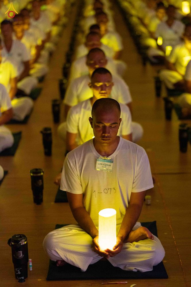 ภาพ No.341574:วันที่ 26 กรกฎาคม พ.ศ. 2569 โครงการพัฒนาคุณธรรม จริยธรรม สำหรับนักเรียนนายสิบตำรวจ (นสต.) รุ่นที่ 17 ศูนย์ฝึกอบรมตำรวจภูธรภาค 1 ได้จัดกิจกรรม  จุดเทียนรวมใจและปฏิบัติธรรมเจริญสมาธิภาวนา เพื่อน้อมอุทิศถวายเป็นพระราชกุศลฯ ณ ศูนย์ปฏิบัติธรรมเวิล์ดพีช วัลเล่
