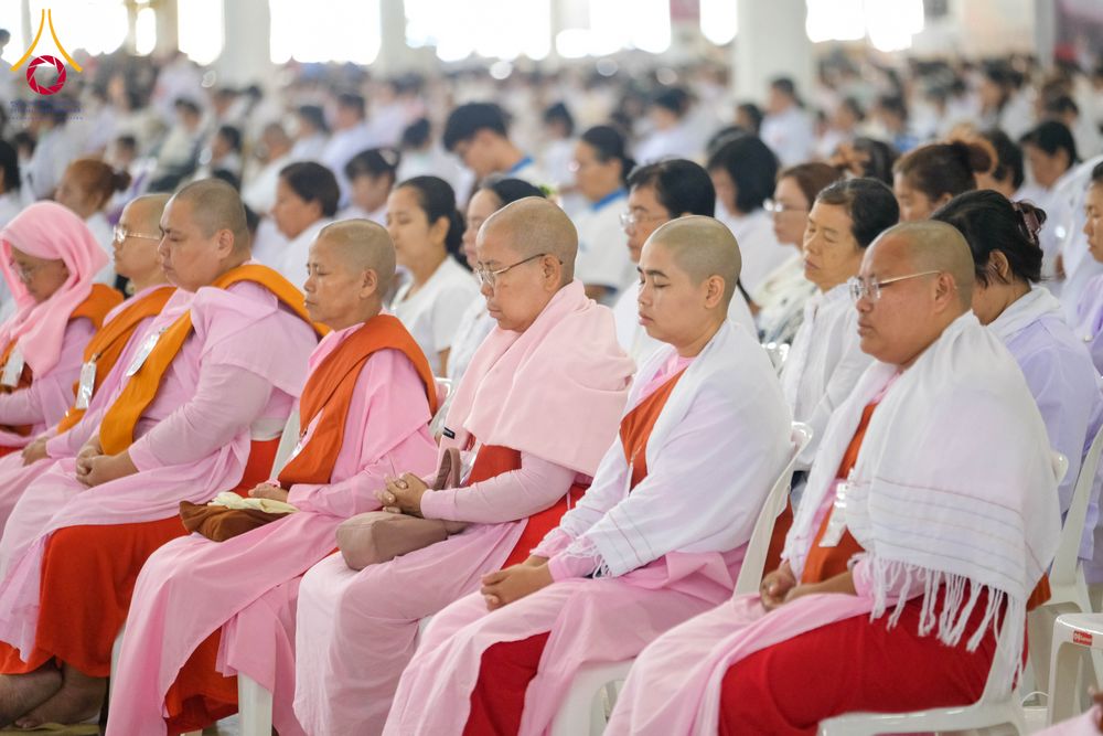 ภาพ No.287671:วันที่ 1 มกราคม พ.ศ. 2569 พิธีบูชาข้าวพระ ณ สภาธรรมกายสากล วัดพระธรรมกาย