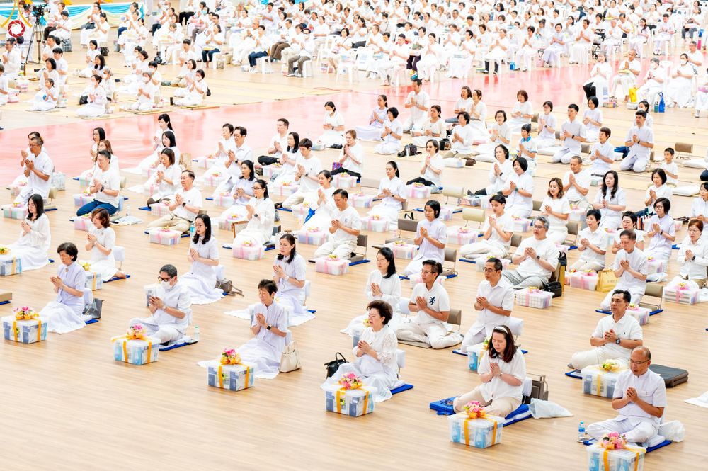 ภาพ No.280519:วันที่ 28 ธันวาคม พ.ศ.2568 พิธีถวายอุปกรณ์ทำความสะอาด ณ ห้องแก้วสารพัดนึก วัดพระธรรมกาย