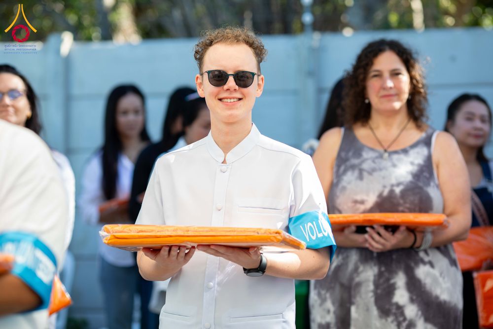 ภาพ No.313196:วันอาทิตย์ที่ 8 มีนาคม พ.ศ. 2569 พิธีสมโภชรูปเหมือนพระมงคลเทพมุนี (สด จนฺทสโร) และพิธีทอดผ้าป่าสามัคคีเพื่อสร้างวิหารพระมงคลเทพมุนี ณ วัดพุทธเคปทาวน์ ประเทศแอฟริกาใต้