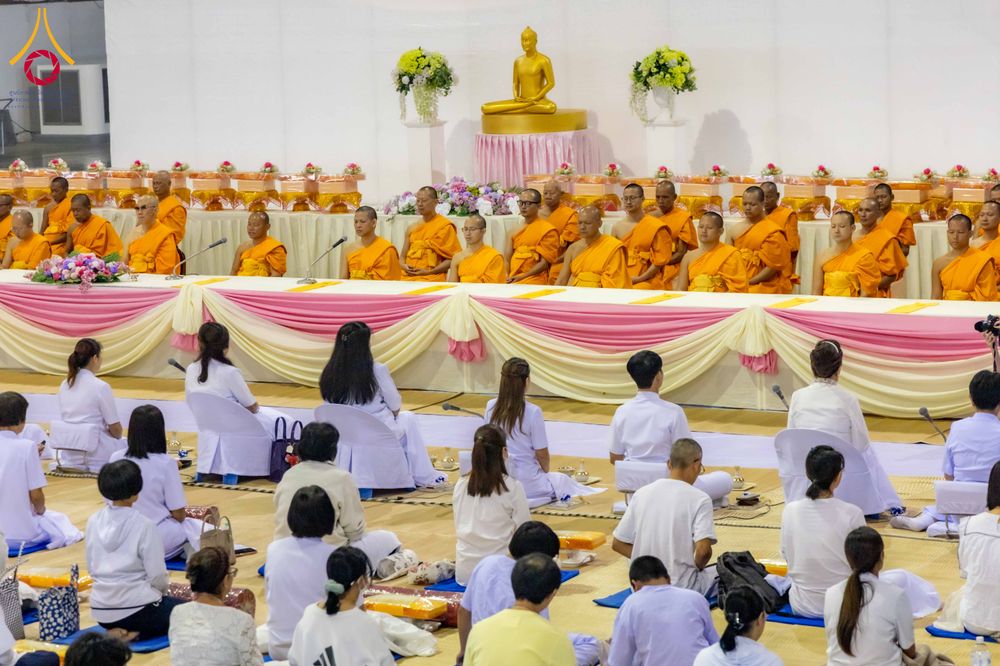 ภาพ No.303873:วันที่ 28 มกราคม พ.ศ. 2569 พิธีถวายภัตตาหารเป็นสังฆทาน แด่พระธรรมยาตรา ณ วัดพระธรรมกาย  จังหวัดปทุมธานี ในโครงการธรรมยาตรา กตัญญูบูชา มหาปูชนียาจารย์ พระมงคลเทพมุนี(สด จนฺทสโร) พระผู้ปราบมาร อนุสรณ์สถาน 7 แห่ง ปีที่ 14