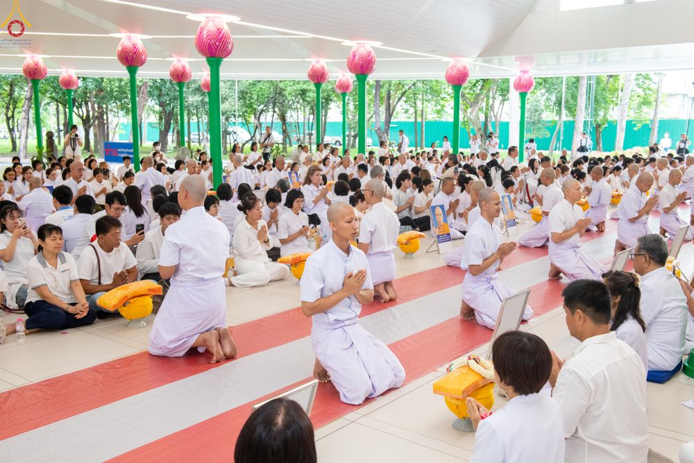 ภาพ No.333880:วันเสาร์ที่ 13 มิถุนายน พ.ศ.2569 พิธีเวียนประทักษิณ , พิธีวันทาสีมา , วันทาพระประธาน , พิธีขอขมาและมอบผ้าไตร โครงการอุปสมบทหมู่ผู้บริหาร รุ่นที่ 16 , โครงการอุปสมบทหมู่ธรรมทายาท ระดับอุดมศึกษา รุ่นที่ 53 (ภาคฤดูฝน) ณ โบสถ์พระไตรปิฏก วัดพระธรรมกาย