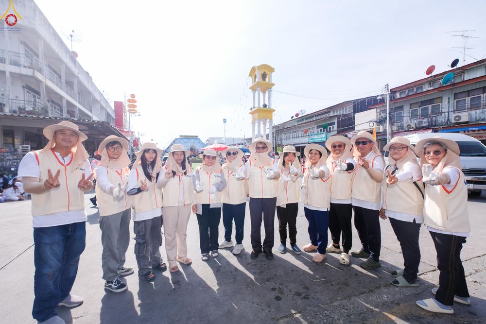 ภาพ No.296239:ภาพเบื้องหลังอาสาสมัครรวมใจ ชุดที่ 2 ในโครงการธรรมยาตรา กตัญญูบูชา มหาปูชนียาจารย์ พระมงคลเทพมุนี(สด จนฺทสโร) พระผู้ปราบมาร อนุสรณ์สถาน 7 แห่ง ปีที่ 14