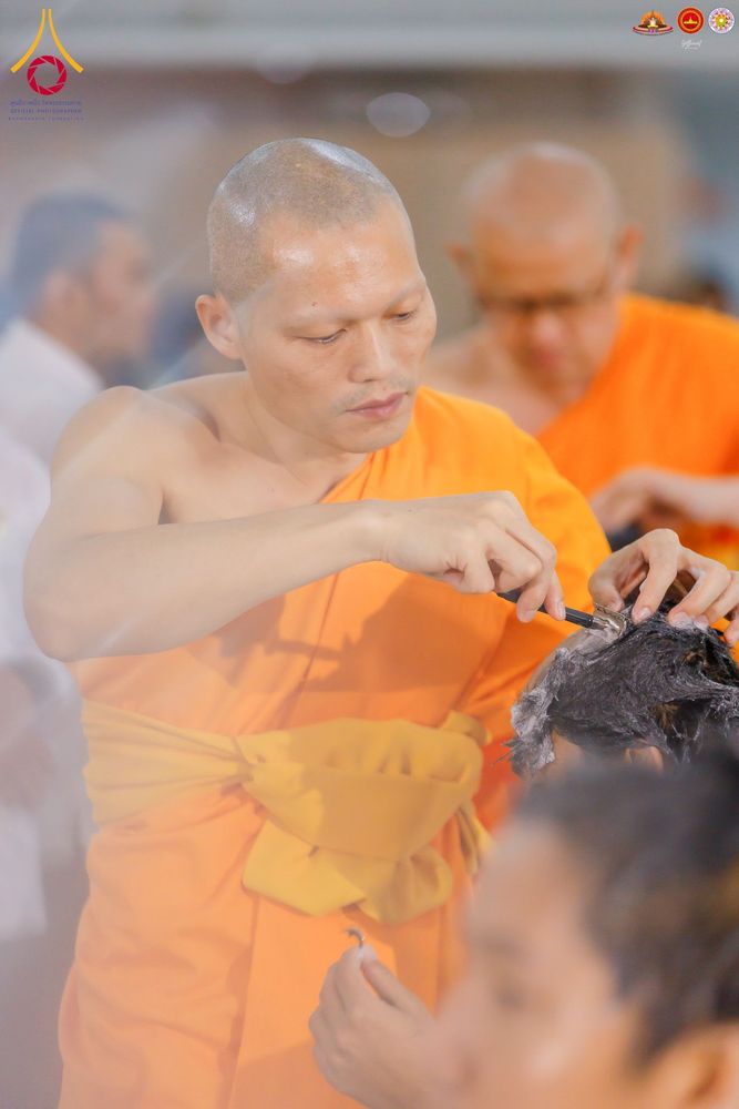 ภาพ No.284483:วันพุธที่ 17  ธันวาคม พ.ศ.2568  พิธีปลงผมนาคธรรมทายาท  โครงการบรรพชาสามเณรและบวชอุบาสิกาแก้ว  ณ วิทยาลัยศรีวิจายา (Sekolah Tinggi Agama Buddha Negeri Sriwijaya) เมืองตังเกอรัง จังหวัดบันเตน ประเทศอินโดนีเซีย