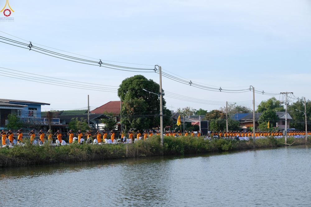 ภาพ No.287811:วันที่ 3 มกราคม พ.ศ. 2569 พิธีต้อนรับพระธรรมยาตรา ครั้งที่ 2 (ภาพชุดที่ 2) ในโครงการธรรมยาตรา กตัญญูบูชา มหาปูชนียาจารย์ พระมงคลเทพมุนี(สด จนฺทสโร) พระผู้ปราบมาร อนุสรณ์สถาน 7 แห่ง ปีที่ 14 ณ อนุสรณ์สถานมหาวิหารพระมงคลเทพมุนี (โลตัสแลนด์) อ.สองพี่น้อง จ.