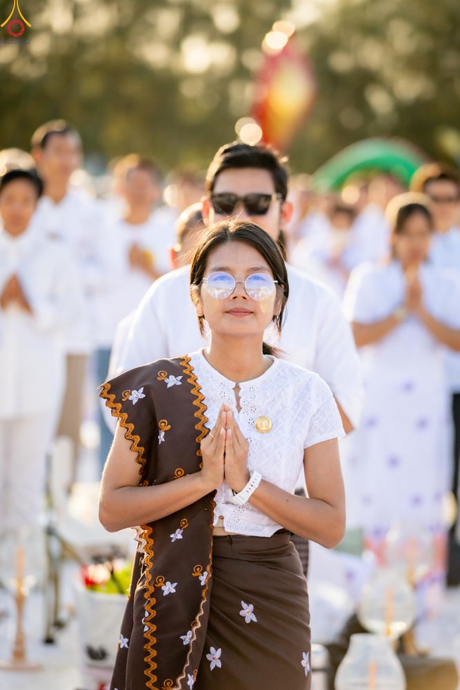 ภาพ No.301968:วันที่ 23 มกราคม พ.ศ. 2569 พิธีจุดประทีปธรรมถวายเป็นพุทธบูชา และบูชาธรรมมหาปูชนียาจารย์  ณ อนุสรณ์สถานลำดับที่ 5 สถานที่เผยแผ่วิชชาธรรมกายครั้งแรก อนุสรณ์สถานบางปลา วัดบางปลา อำเภอบางเลน จังหวัดนครปฐม ในโครงการธรรมยาตรา กตัญญูบูชา มหาปูชนียาจารย์ พระมงคล