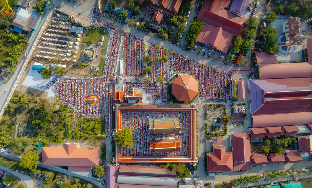 ภาพ No.292969:วันที่ 11 มกราคม พ.ศ. 2569 พิธีต้อนรับพระธรรมยาตรา ณ อนุสรณ์สถานลำดับที่ 3 (ภาพชุดที่ 2) สถานที่เกิดในเพศสมณะ วัดสองพี่น้อง อำเภอสองพี่น้อง จังหวัดสุพรรณบุรี ในโครงการธรรมยาตรา กตัญญูบูชา มหาปูชนียาจารย์ พระมงคลเทพมุนี(สด จนฺทสโร) พระผู้ปราบมาร อนุสรณ์สถ