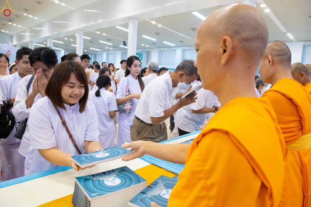 ภาพ No.281123:วันที่ 21 ธันวาคม พ.ศ.2568 พิธีมุทิตาหลวงพ่อทัตตชีโว ณ ห้องแก้วสารพัดนึก วัดพระธรรมกาย