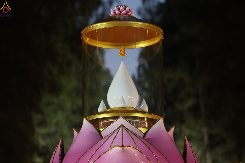 ภาพ No.289164:วันที่ 7 มกราคม พ.ศ. 2569 พิธีตักบาตรพระธรรมยาตรา ณ อนุสรณ์สถานลำดับที่ 1 สถานที่เกิดด้วยรูปกายเนื้อ อนุสรณ์สถานมหาวิหารพระมงคลเทพมุนี (โลตัสแลนด์) อ.สองพี่น้อง จ.สุพรรณบุรี ในโครงการธรรมยาตรา กตัญญูบูชา มหาปูชนียาจารย์ พระมงคลเทพมุนี(สด จนฺทสโร) พระผู้ป