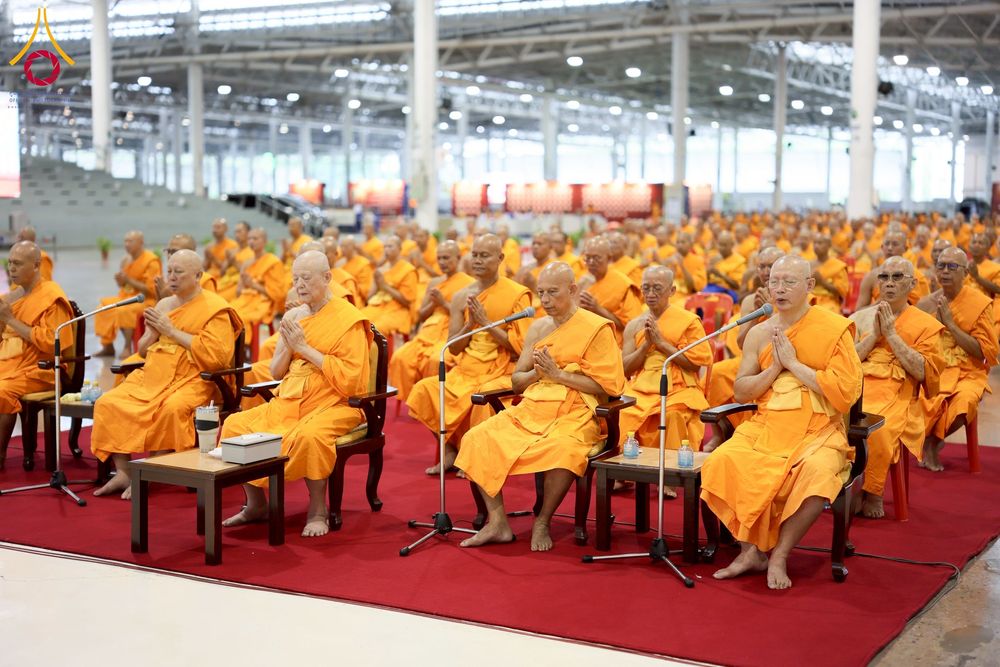 ภาพ No.258182:วันอาทิตย์ที่ 5 ตุลาคม พ.ศ. 2568 พิธีบูชาข้าวพระ ณ สภาธรรมกายสากล วัดพระธรรมกาย