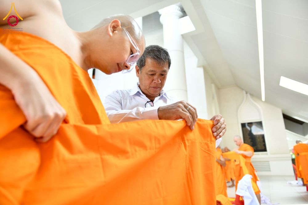 ภาพ No.256243:วันที่ 4 ตุลาคม พ.ศ. 2568 พิธีบรรพชาอุปสมบท  โครงการอุปสมบทหมู่บูชาธรรม 141 ปี  พระมงคลเทพมุนี (สด จนฺทสโร) ณ โบสถ์พระไตรปิฏก วัดพระธรรมกาย จ.ปทุมธานี