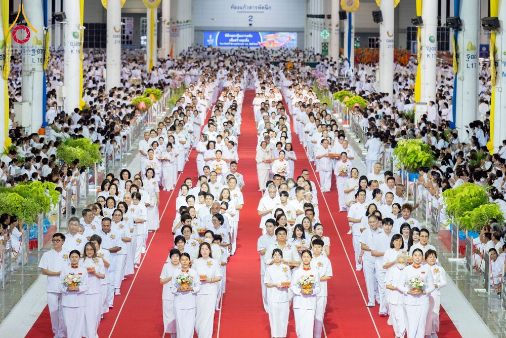 ภาพ No.264535:วันอาทิตย์ที่ 2 พฤศจิกายน พ.ศ. 2568 พิธีทอดกฐินสามัคคี ณ สภาธรรมกายสากล วัดพระธรรมกาย