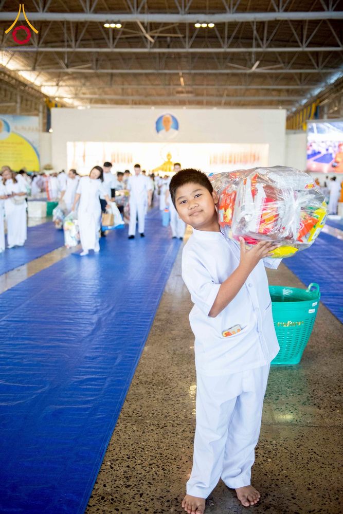 ภาพ No.277049:วันอาทิตย์ที่ 7 ธันวาคม พ.ศ. 2568 พิธีตักบาตรอาทิตย์ต้นเดือน ณ บ้านแก้วเรือนทองคุณยายฯ วัดพระธรรมกาย