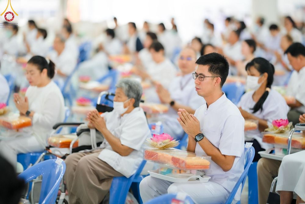 ภาพ No.153019:พิธีถวายภัตตาหารเมนูสวรรค์ ในพรรษาแห่งการเข้าถึงธรรม วันอังคารที่ 10 กันยายน พ.ศ. 2567 ครบรอบ 24 ปี วันละสังขาร คุณยายอาจารย์มหารัตนอุบาสิกาจันทร์ ขนนกยูง ณ หอฉันคุณยายอาจารย์ฯ วัดพระธรรมกาย