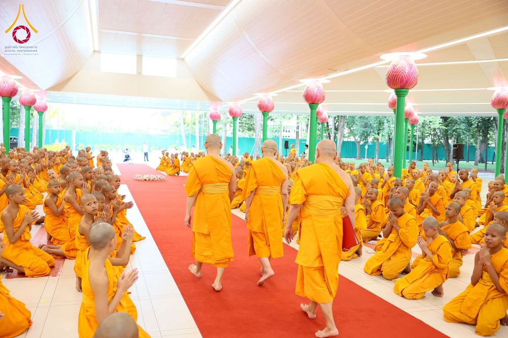 ภาพ No.233199:วันที่ 11 กรกฏาคม พ.ศ. 2568 พิธีอธิษฐานพรรษา ของคณะสงฆ์ ณ โบสถ์พระไตรปิฎก วัดพระธรรมกาย ต.คลองสาม อ.คลองหลวง จ.ปทุมธานี