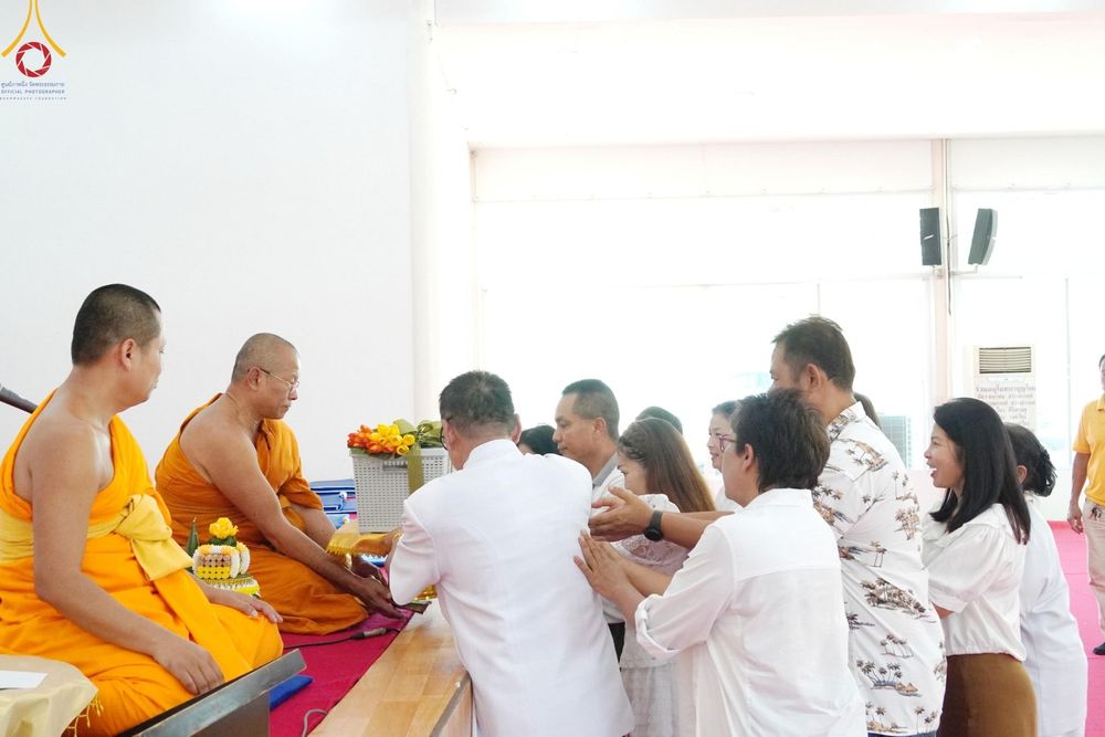 ภาพ No.134897:พิธีตัดปอยผม พิธีขอขมารับผ้าไตร พิธีบรรพชา และพิธีถวายบาตร ในโครงการบรรพชาสามเณร ฟื้นฟูพระพุทธศาสนาทั่วไทย  ณ ศูนย์ปฏิบัติธรรมและศูนย์อบรมเยาวชนเพชรบุรี ต.ท่าแลง อ.ท่ายาง จ.เพชรบุรี