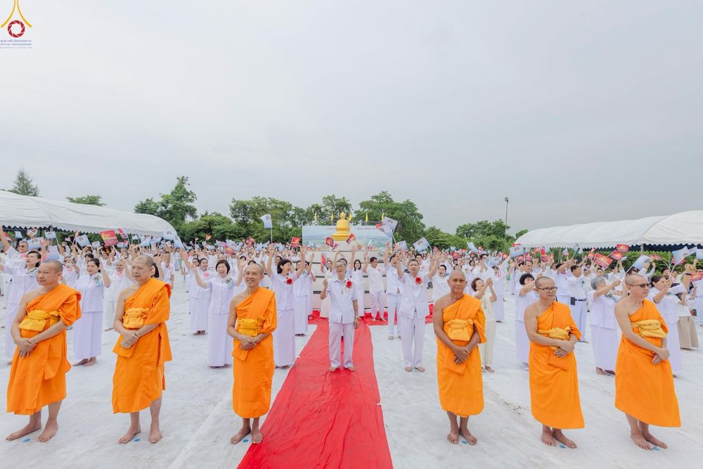ภาพ No.246908:วันอาทิตย์ที่ 14 กันยายน พ.ศ. 2568 พิธีทอดผ้าป่า ซื้อดิน ปรับพื้นที่ลานธรรม  และพิธีกลั่นแผ่นดิน โปรยทราย สถาปนาองค์พระเจดีย์ เพื่อสร้างสันติภาพโลก  ณ ศูนย์ปฏิบัติธรรมสระบุรี อ.พระพุทธบาท จ.สระบุรี