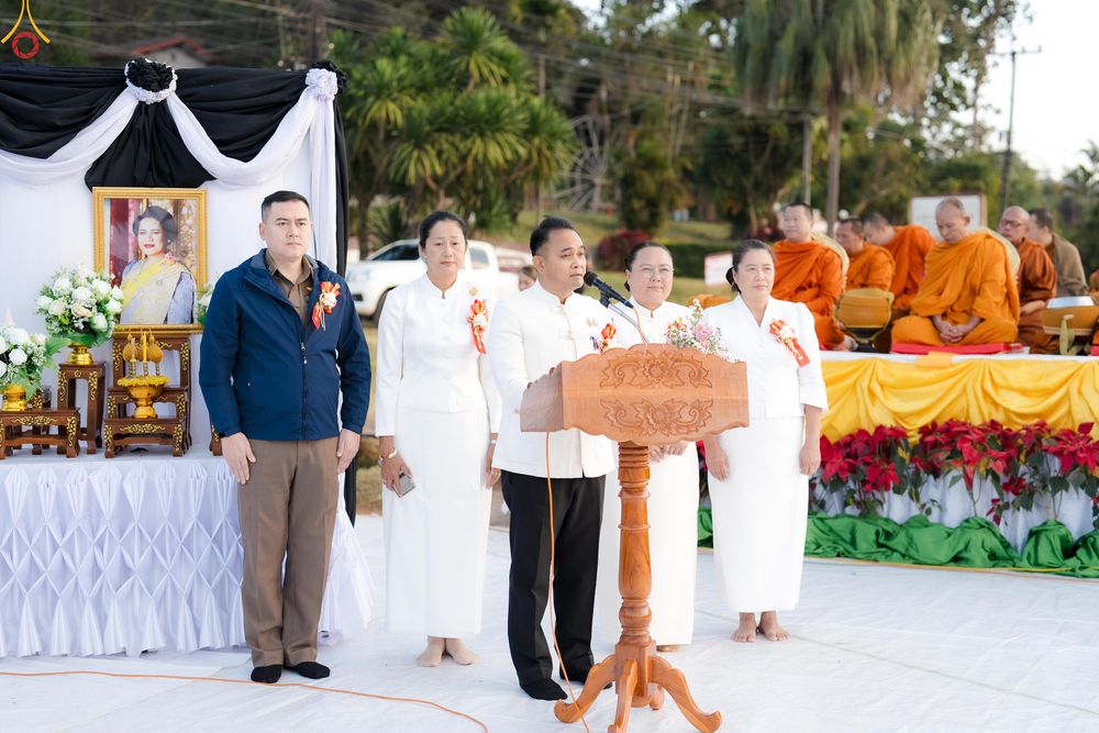 ภาพ No.281363:วันเสาร์ที่ 27 ธันวาคม พ.ศ.2568 พิธีตักบาตรพระ ๑,๐๐๐ รูป   เพื่อความเป็นสิริมงคลแก่ชีวิตและแผ่นดินไทย  มหากุศลครั้งยิ่งใหญ่แห่งปี ส่งท้ายปีเก่า ต้อนรับปีใหม่  ณ ถนนหน้าที่ว่าการอำเภอภูเรือ จังหวัดเลย