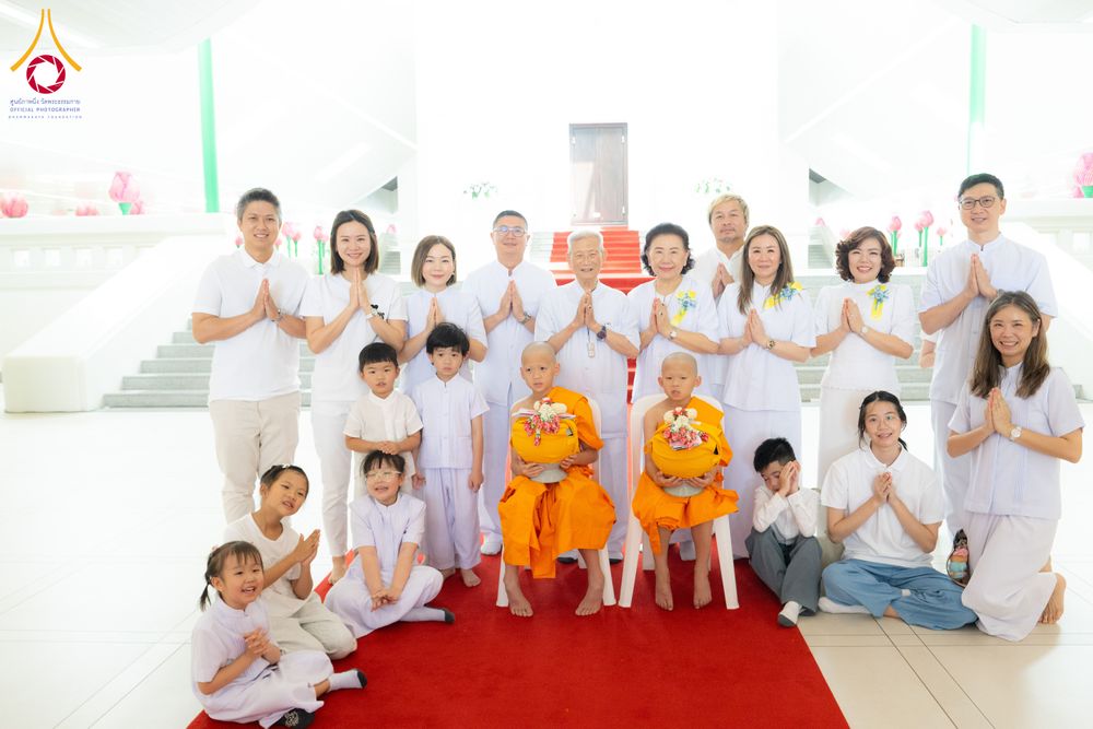 ภาพ No.286673:วันเสาร์ที่ 12 กรกฏาคม พ.ศ.2568 พิธีบรรพชาอุปสมบท  โครงการบรรพชาอุปสมบทหมู่ ธรรมทายาทนานาชาติ(ภาคภาษาจีน), โครงการบรรพชาสามเณร โรงเรียนนานาชาติ รุ่นที 14