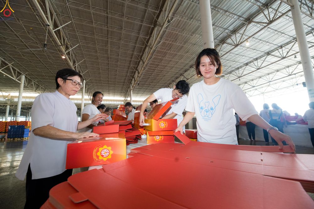 ภาพ No.320522:วันที่ 10 เมษายน พ.ศ.2569 การเตรียมกล่องไทยธรรม เพื่องานถวายมหาสังฆทาน 40,000 กว่าวัดทั่วประเทศ วันคุ้มครองโลก 22 เมษายน พ.ศ.2569 วัดพระธรรมกาย