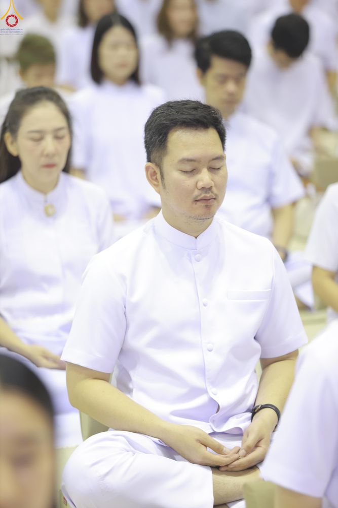 ภาพ No.311404:วันอาทิตย์ต้นเดือนที่ 1 มีนาคม พ.ศ.2569 พิธีตักบาตร และ พิธีบูชาข้าวพระ ณ สภาธรรมกายสากล วัดพระธรรมกาย