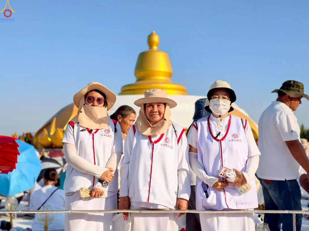 ภาพ No.306757:ภาพเบื้องหลังอาสาสมัครรวมใจ ชุดที่ 5 ในโครงการธรรมยาตรา กตัญญูบูชา มหาปูชนียาจารย์ พระมงคลเทพมุนี(สด จนฺทสโร) พระผู้ปราบมาร อนุสรณ์สถาน 7 แห่ง ปีที่ 14