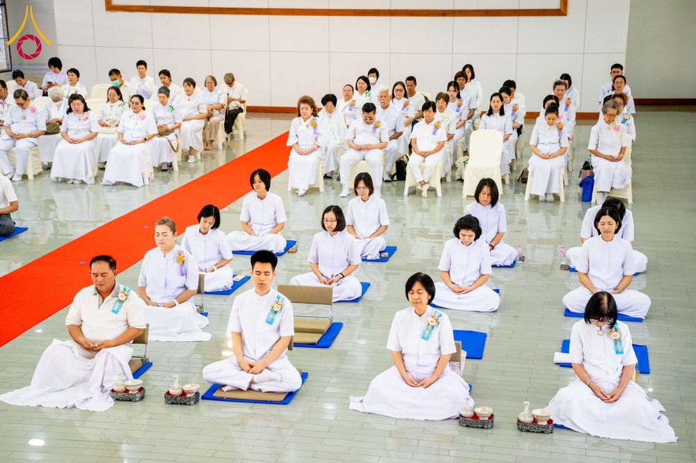 ภาพ No.278438:วันพุธที่ 10 ธันวาคม พ.ศ.2568  พิธีทอดผ้าป่าเพื่อสนับสนุนโครงการตักบาตรพระ 10,000 รูป เมืองกาญจนบุรี ณ อาคารปลูกศรัทธา วัดพระธรรมกาย