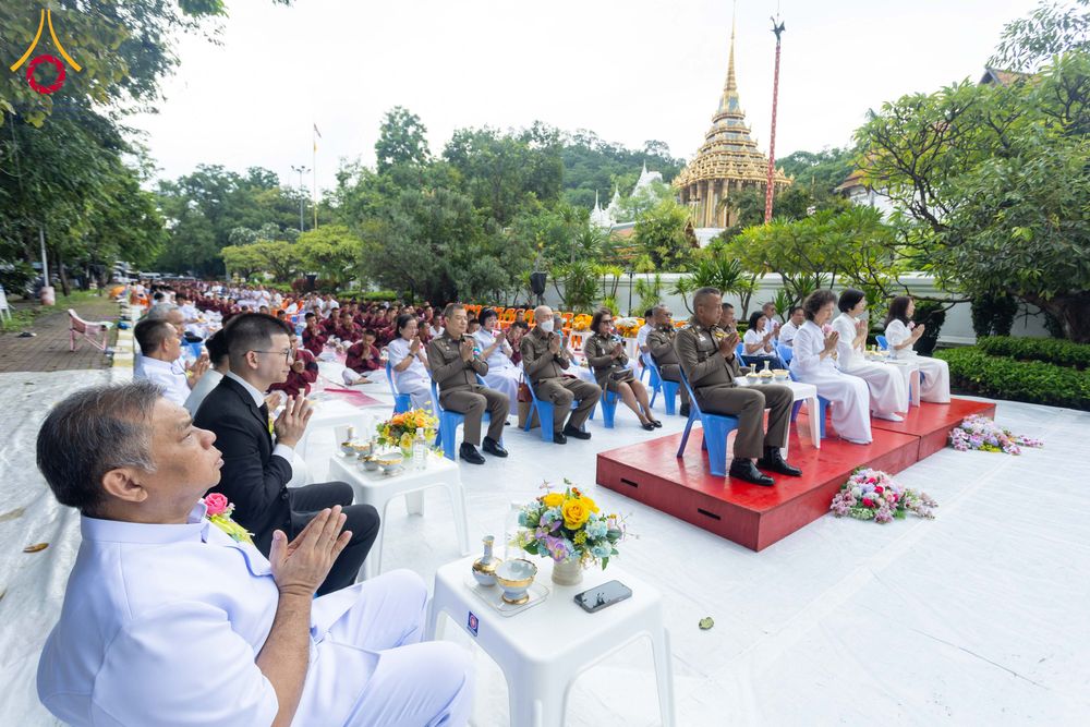 ภาพ No.351493:วันที่ 22 กันยายน พ.ศ. 2569  พิธีตักบาตรสามเณรธรรมทายาท โครงการบรรพชาพัฒนาคุณธรรม จริยธรรม  สำหรับนักเรียนนายสิบตำรวจ (นสต.) รุ่นที่ 16 ศูนย์ฝึกอบรมตำรวจภูธรภาค 1  ณ วัดพระพุทธบาทราชวรมหาวิหาร