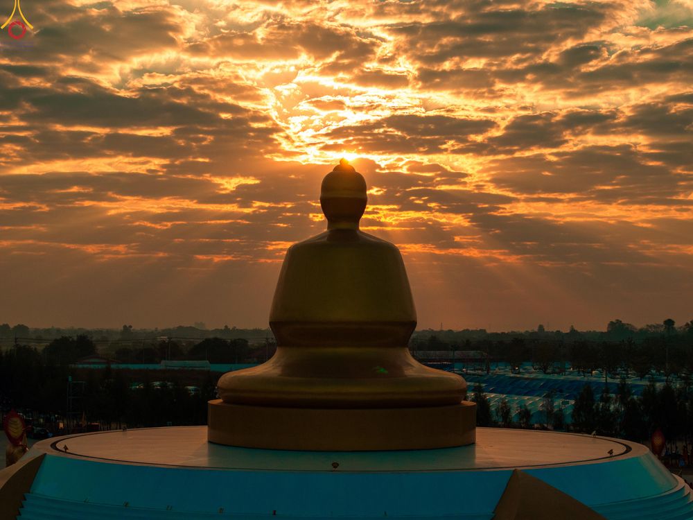 ภาพ No.302391:วันที่ 24 มกราคม พ.ศ. 2569 พิธีตักบาตรพระธรรมยาตรา ณ อนุสรณ์สถานลำดับที่ 5 สถานที่เผยแผ่วิชชาธรรมกายครั้งแรก อนุสรณ์สถานบางปลา วัดบางปลา อำเภอบางเลน จังหวัดนครปฐม ในโครงการธรรมยาตรา กตัญญูบูชา มหาปูชนียาจารย์ พระมงคลเทพมุนี(สด จนฺทสโร) พระผู้ปราบมาร อนุส