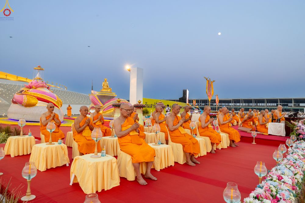 ภาพ No.307656:วันที่ 31 มกราคม พ.ศ. 2569 พิธีจุดประทีปธรรมถวายเป็นพุทธบูชา  และบูชาธรรมมหาปูชนียาจารย์ (ภาพชุดที่ 2) ณ วัดพระธรรมกาย ปทุมธานี ในโครงการธรรมยาตรา กตัญญูบูชา มหาปูชนียาจารย์ พระมงคลเทพมุนี(สด จนฺทสโร) พระผู้ปราบมาร อนุสรณ์สถาน 7 แห่ง ปีที่ 14