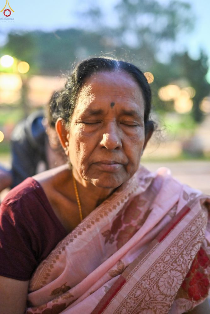 ภาพ No.284098:วันที่ ๔ พฤศจิกายน พุทธศักราช ๒๕๖๘ กฐินสมทบวัดต่างประเทศ โดยคณะศิษยานุศิษย์ บูชาธรรม 81 ปี หลวงพ่อธัมมชโย ณ วัดมหาโพธิ์ เมืองพุทธคยา ประเทศอินเดีย