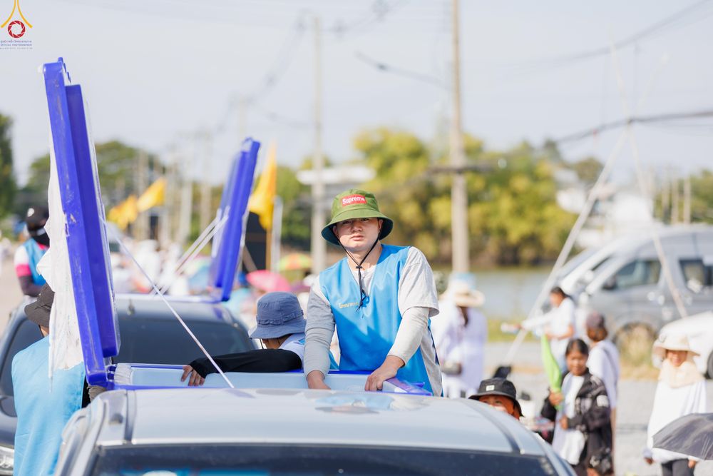 ภาพ No.296314:ภาพเบื้องหลังอาสาสมัครรวมใจ ชุดที่ 2 ในโครงการธรรมยาตรา กตัญญูบูชา มหาปูชนียาจารย์ พระมงคลเทพมุนี(สด จนฺทสโร) พระผู้ปราบมาร อนุสรณ์สถาน 7 แห่ง ปีที่ 14