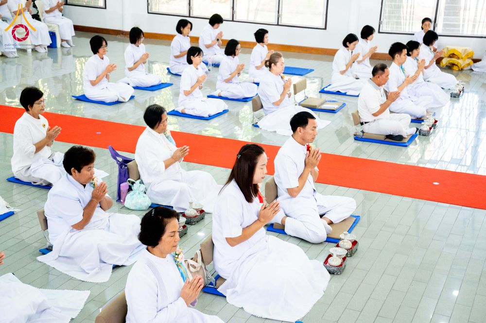 ภาพ No.278468:วันพุธที่ 10 ธันวาคม พ.ศ.2568  พิธีทอดผ้าป่าเพื่อสนับสนุนโครงการตักบาตรพระ 10,000 รูป เมืองกาญจนบุรี ณ อาคารปลูกศรัทธา วัดพระธรรมกาย