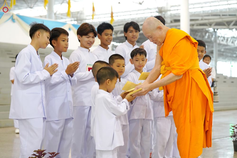 ภาพ No.341917:วันพุธที่ 29 กรกฎาคม พ.ศ. 2569 พิธีประดิษฐานพระบรมสารีริกธาตุภายในเกศดอกบัวตูมองค์พระธรรมกายเพื่ออัญเชิญไปประดิษฐาน  วัดพุทธสันติวัน ธรรมชัย เมืองนาคปูร์ รัฐมหาราษฏระ ประเทศอินเดีย ณ  วัดพระธรรมกาย จ.ปทุมธานี