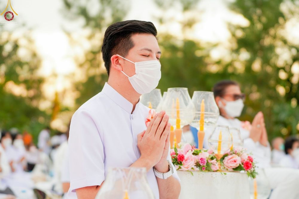 ภาพ No.70146:พิธีจุดประทีปถวายเป็นพุทธบูชา และบูชาธรรมมหาปูชนียาจารย์ ในโครงการธรรมยาตรากตัญญูบูชา มหาปูชนียาจารย์ พระมงคลเทพมุนี(สด จนฺทสโร) พระผู้ปราบมาร ปีที่ 11 ณ อนุสรณ์สถานลำดับที่ 2 สถานที่ตั้งมโนปณิธานบวชตลอดชีวิต อนุสรณ์สถานคลองบางนางแท่น อ.สามพราน จ.นครปฐม 