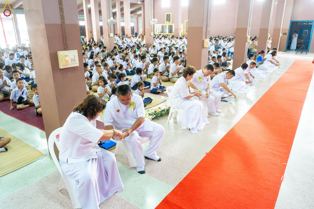 ภาพ No.288558:วันที่ 5 มกราคม พ.ศ. 2569 พิธีทอดผ้าป่าทำนุบำรุงศาสนสถาน ณ วัดอัมพวัน ต.สองพี่น้อง อ.สองพี่น้อง จ.สุพรรณบุรี ในโครงการธรรมยาตรา กตัญญูบูชา มหาปูชนียาจารย์ พระมงคลเทพมุนี(สด จนฺทสโร) พระผู้ปราบมาร อนุสรณ์สถาน 7 แห่ง ปีที่ 14