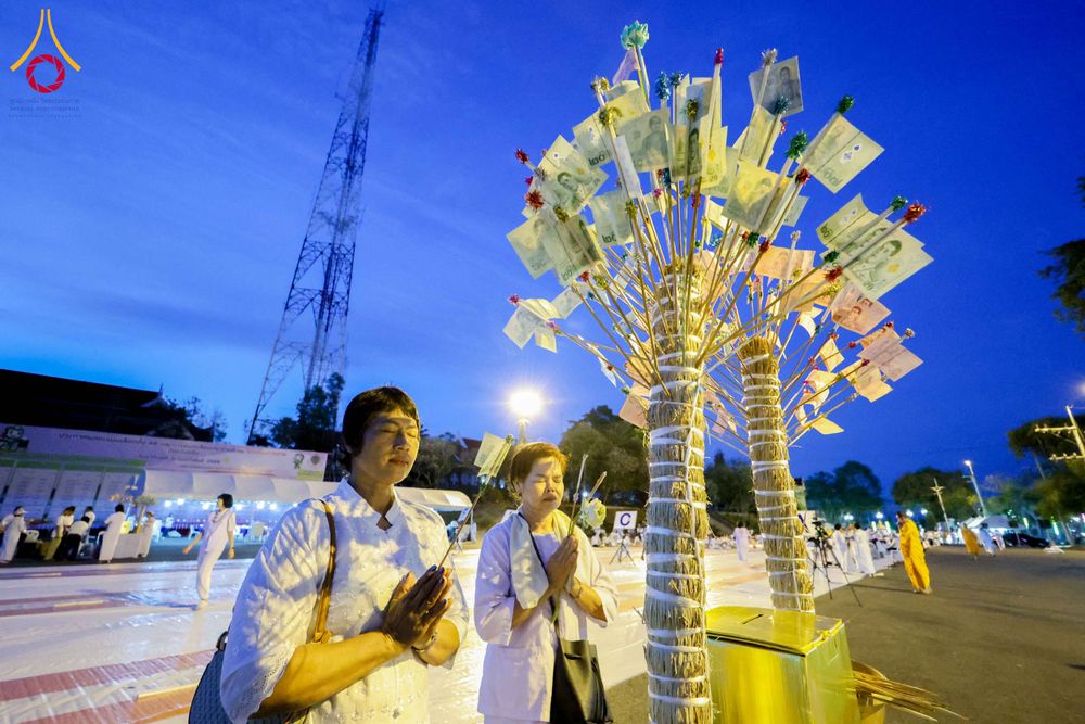 ภาพ No.310265:วันอาทิตย์ที่ 15 กุมภาพันธ์ พ.ศ. 2569 ตักบาตรพระ 1,000 รูป เมืองตรัง ปีที่ 2 ณ ลานพระบรมราชานุสาวรีย์ รัชกาลที่ 5 (หน้าศาลจังหวัดตรัง)อ.เมือง จ.ตรัง