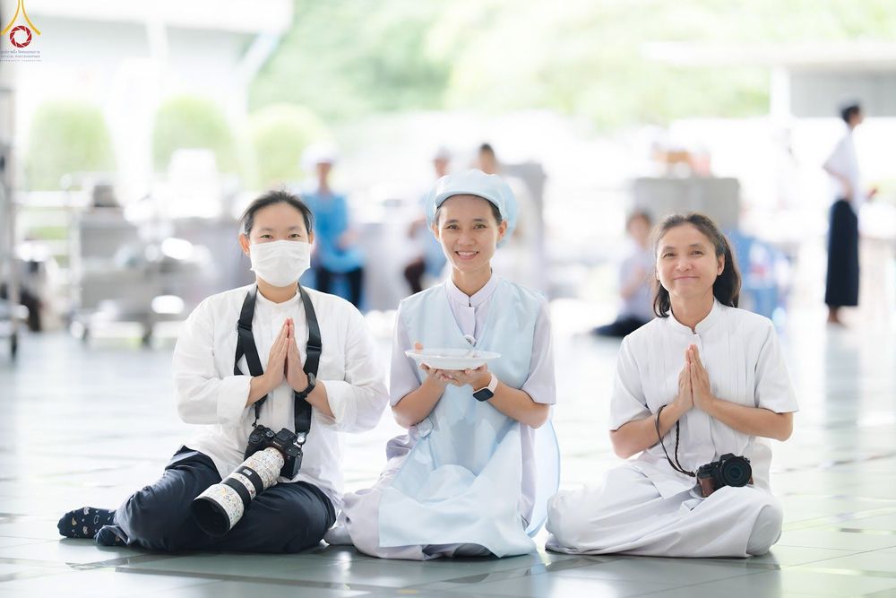 ภาพ No.348172:วันที่ 10 กันยายน พ.ศ.2569 พิธีสวดพระพุทธมนต์ และถวายภัตตาหารเป็นสังฆทาน เนื่องในวันครบ 26 ปี วันคล้ายละสังขาร คุณยายอาจารย์มหารัตนอุบาสิกาจันทร์ ขนนกยูง ณ หอฉันคุณยายอาจารย์ฯ วัดพระธรรมกาย
