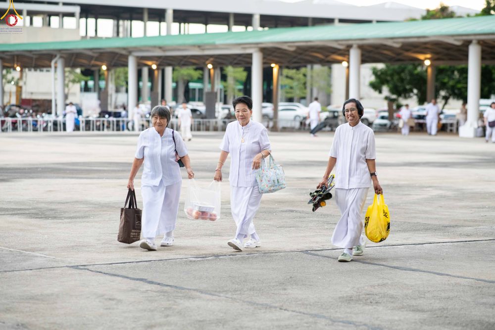 ภาพ No.345305:วันพฤหัสบดีที่ 27 สิงหาคม พ.ศ.2569 พิธีตักบาตรในวันธรรมชัย ณ สภาธรรมกายสากล วัดพระธรรมกาย ปทุมธานี
