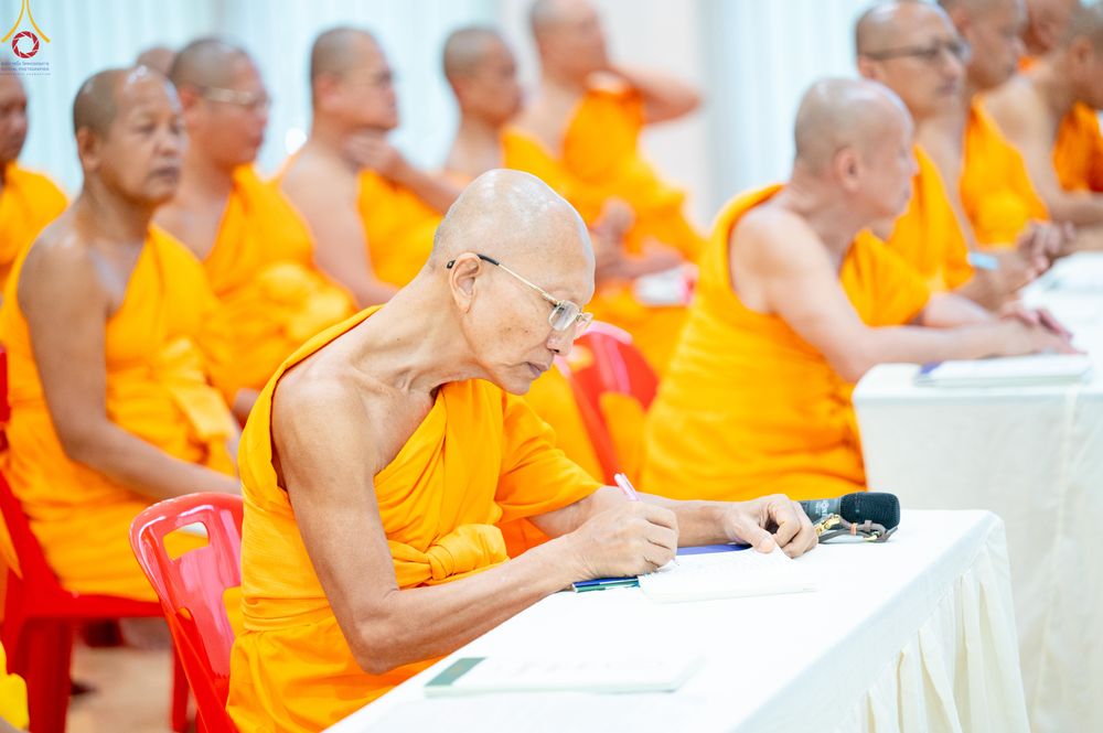 ภาพ No.335967:วันที่ 15 มิถุนายน พ.ศ.2569 หลวงพ่อทัตตชีโวเมตตาให้โอวาทแก่เจ้าอาวาสวัดศูนย์สาขาภายในประเทศ ณ วัดพระธรรมกาย