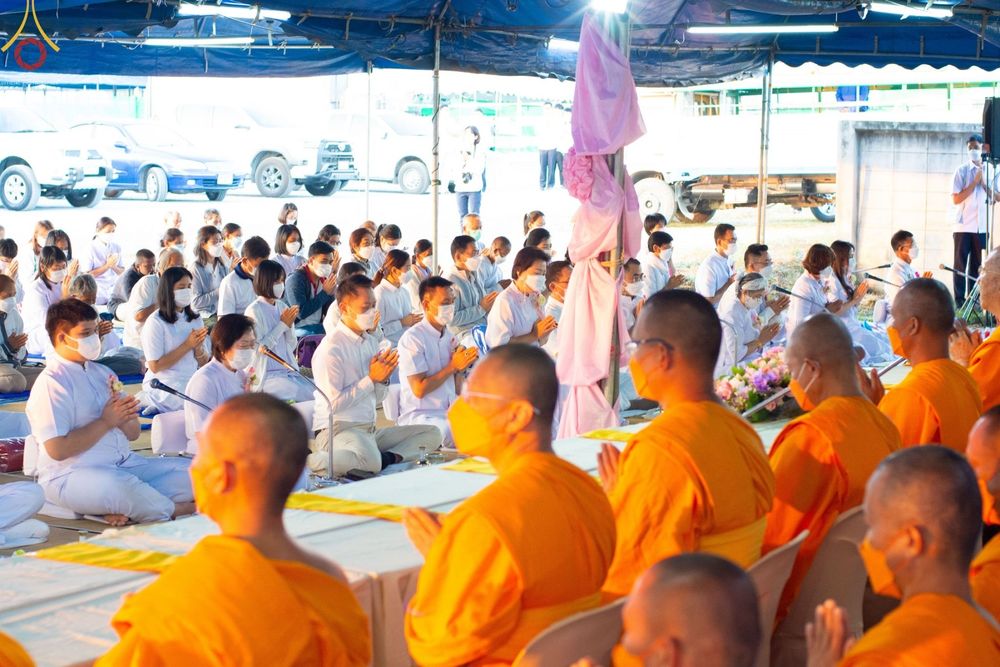 ภาพ No.74580:พิธีถวายภัตตาหารเป็นสังฆทาน แด่คณะพระธรรมยาตราฯ ในโครงการธรรมยาตรากตัญญูบูชา มหาปูชนียาจารย์ พระมงคลเทพมุนี(สด จนฺทสโร) พระผู้ปราบมาร อนุสรณ์สถาน 7 แห่ง ปีที่ 11 วันที่ 28 มกราคม พ.ศ. 2566