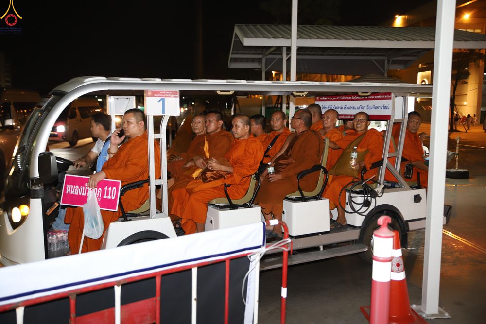 ภาพ No.323404:วันที่ 22 เมษายน พ.ศ.2569(วันคุ้มครองโลก) งานถวายมหาสังฆทาน 40,000 กว่าวัดทั่วประเทศ การเดินทางเข้าวัด , การต้อนรับปฏิสันถารพระสังฆาธิการ  ,  การจัดเตรียมภัตตาหาร , การลงทะเบียน