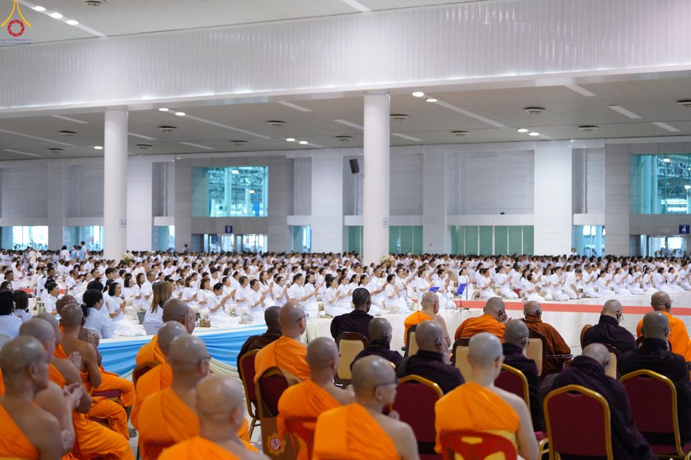 ภาพ No.331183:วันวิสาขบูชา อาทิตย์ที่ 31 พฤษภาคม พ.ศ.2569 พิธีปฏิบัติธรรม ณ ห้องแก้วสารพัดนึก 1  วัดพระธรรมกาย จังหวัดปทุมธานี