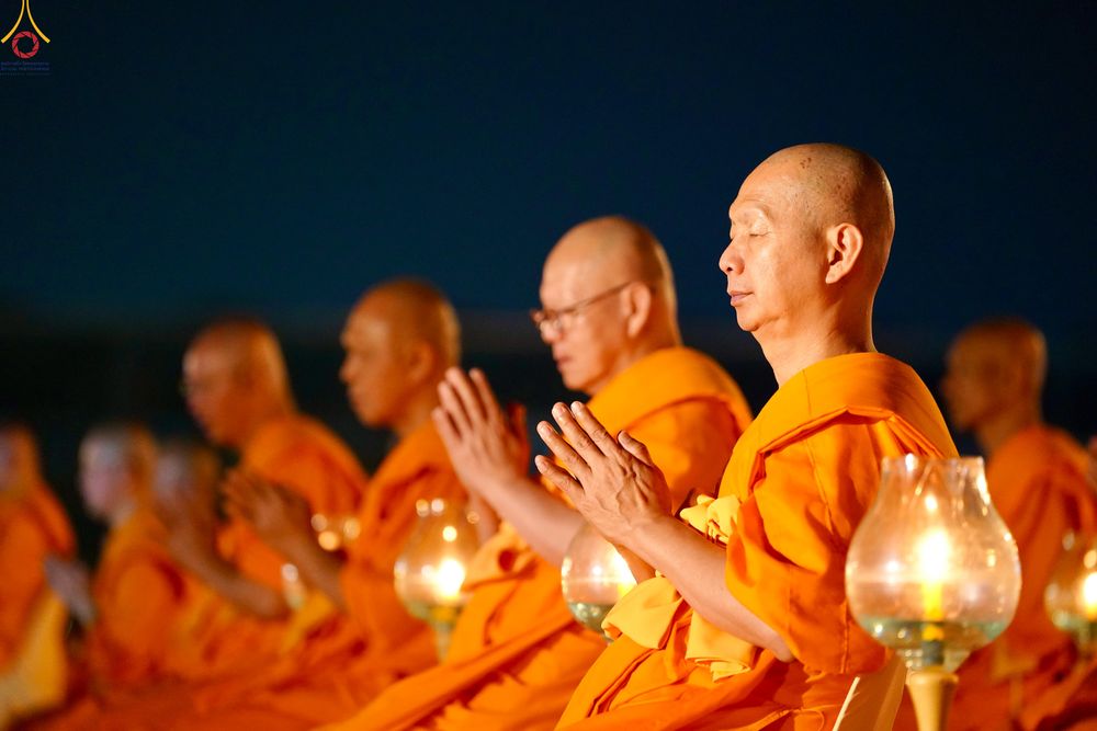 ภาพ No.308097:วันที่ 31 มกราคม พ.ศ. 2569 พิธีจุดประทีปธรรมถวายเป็นพุทธบูชา  และบูชาธรรมมหาปูชนียาจารย์ (ภาพชุดที่ 3) ณ วัดพระธรรมกาย ปทุมธานี ในโครงการธรรมยาตรา กตัญญูบูชา มหาปูชนียาจารย์ พระมงคลเทพมุนี(สด จนฺทสโร) พระผู้ปราบมาร อนุสรณ์สถาน 7 แห่ง ปีที่ 14