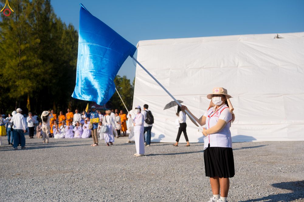 ภาพ No.300634:ภาพเบื้องหลังอาสาสมัครรวมใจ ชุดที่ 3 ในโครงการธรรมยาตรา กตัญญูบูชา มหาปูชนียาจารย์ พระมงคลเทพมุนี(สด จนฺทสโร) พระผู้ปราบมาร อนุสรณ์สถาน 7 แห่ง ปีที่ 14