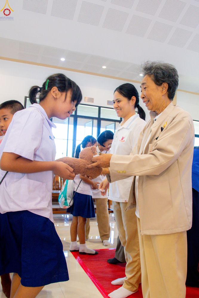 ภาพ No.283905:วันที่ 18 พฤศจิกายน พ.ศ. 2568 พิธีทอดกฐินสามัคคีทั่วไทย 30,000 วัด  โดยคณะศิษยานุศิษย์ บูชาธรรม 81 ปี  หลวงพ่อธัมมชโย  ณ วัดสวายสอ จ.บุรีรัมย์