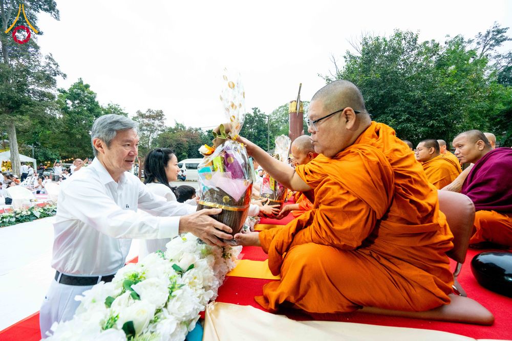 ภาพ No.285916:วันเสาร์ที่ 13 ธันวาคม พ.ศ.2568 พิธีตักบาตรพระภิกษุสามเณร 1,000 รูป ณ บริเวณหน้าอุทยานแห่งชาติเขาใหญ่ อำเภอปากช่อง จ.นครราชสีมา